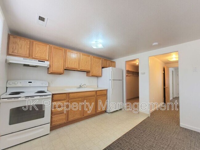 Building Photo - 4000 Ella Ave