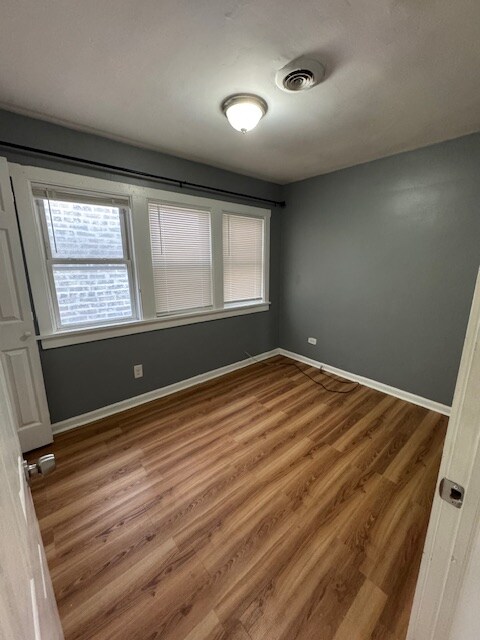 Foto del edificio - 3452 W Irving Park Rd