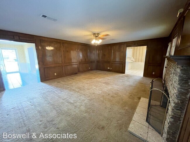 Foto del edificio - 4 br, 2 bath House - 2812 Maxwell Dr.