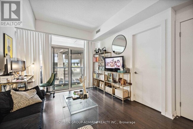 Building Photo - 20 Bruyeres Mews