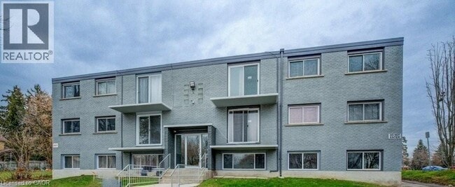 Photo du bâtiment - 82 Elgin St S