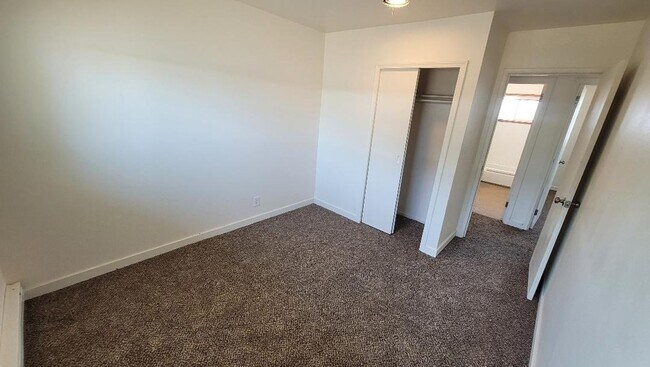 Foto del edificio - Moses Lake 3 bedroom 1 bath with den and g...