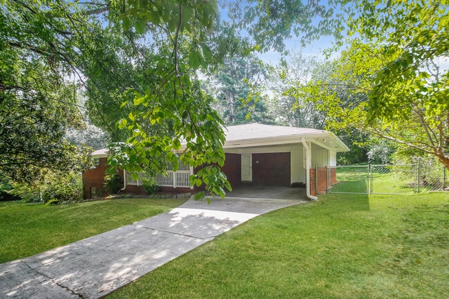 Foto del edificio - 1407 Palmer Pl SW