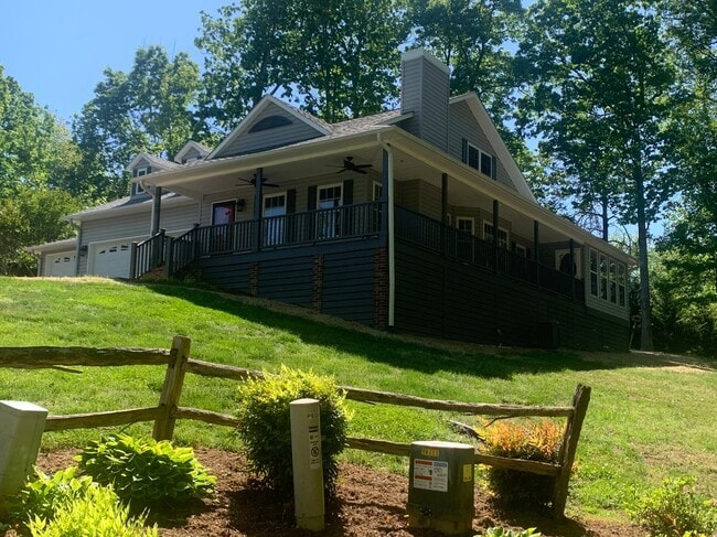 Building Photo - 40 Brierfield Dr