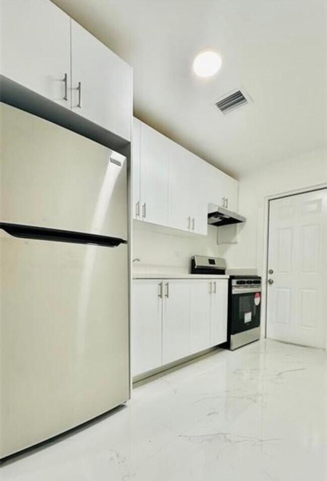 Foto del edificio - 2600 NW 11th Ave