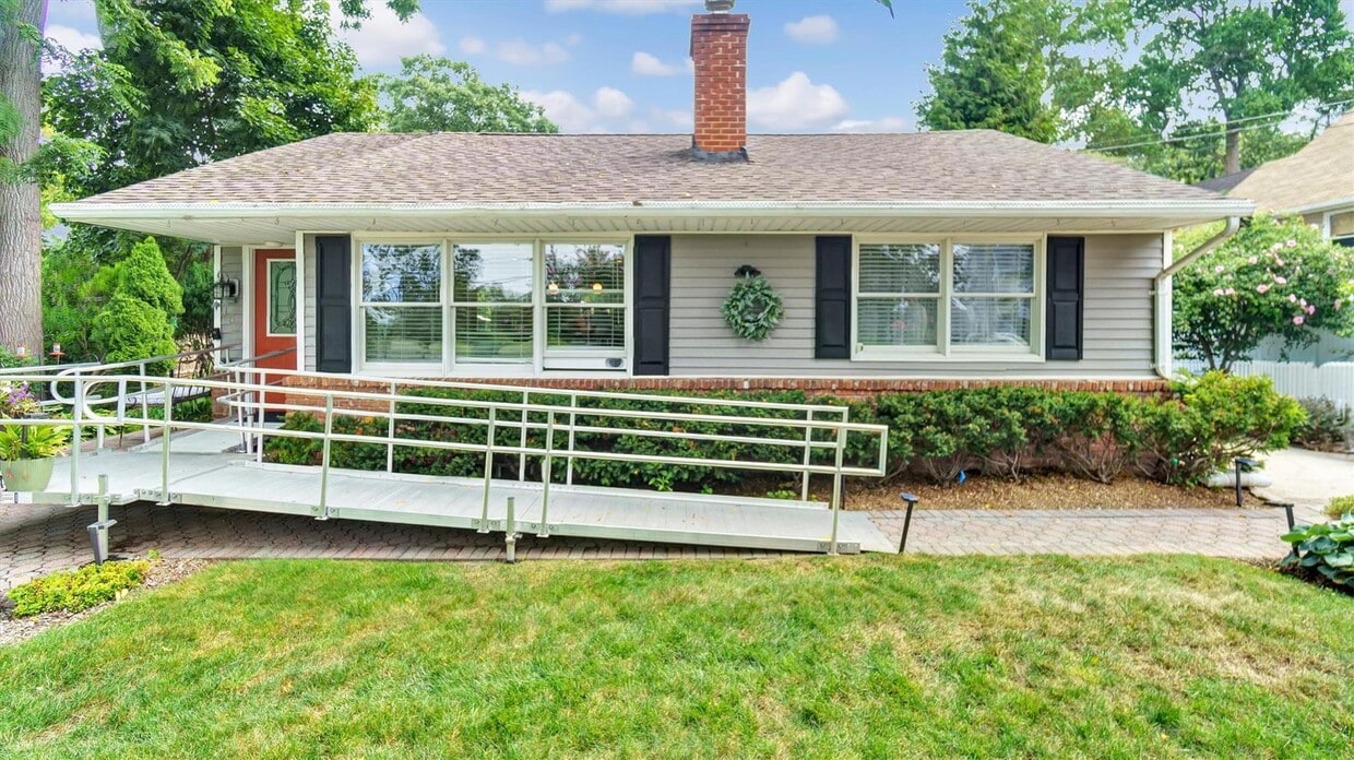 Primary Photo - 157 Beaver Dr