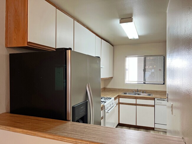 Foto del edificio - 550 W Stocker St