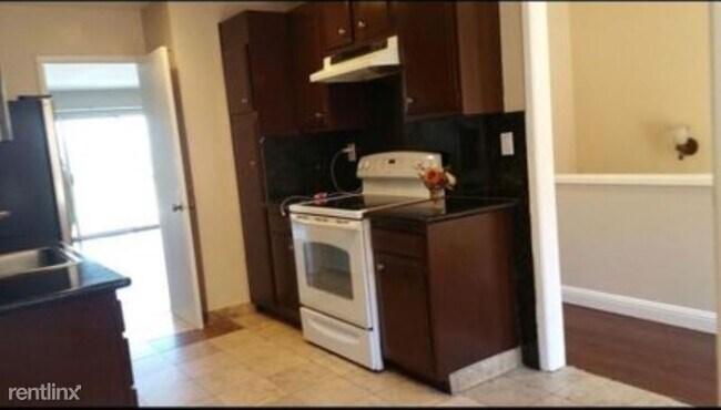 Foto del edificio - 4050 Farm Hill Blvd