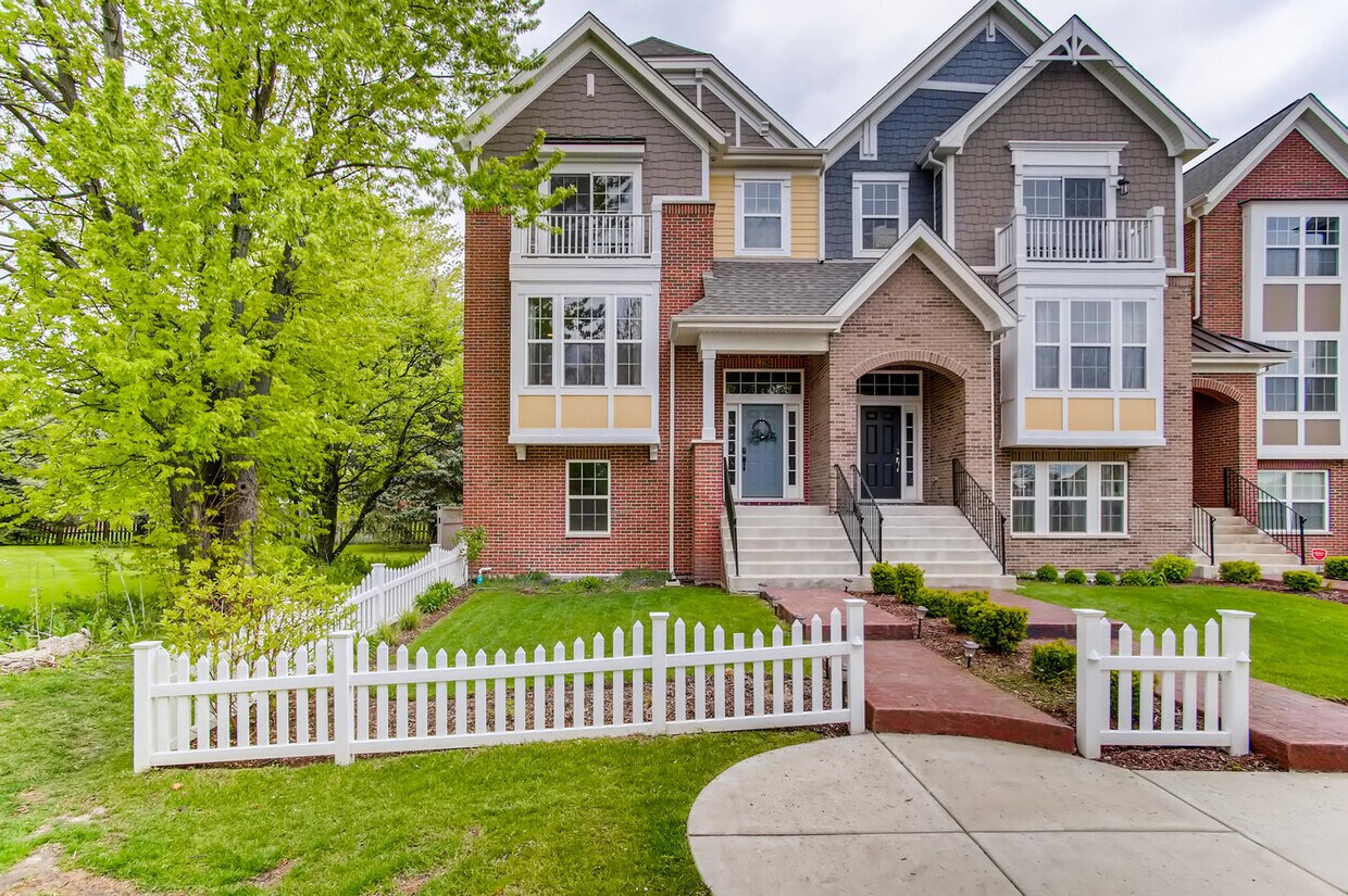 Primary Photo - 4162 Royal Mews Cir