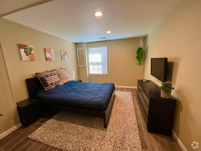 Furnished Bedroom in Move-in ready apartment - 3962 Wilcoxson Dr