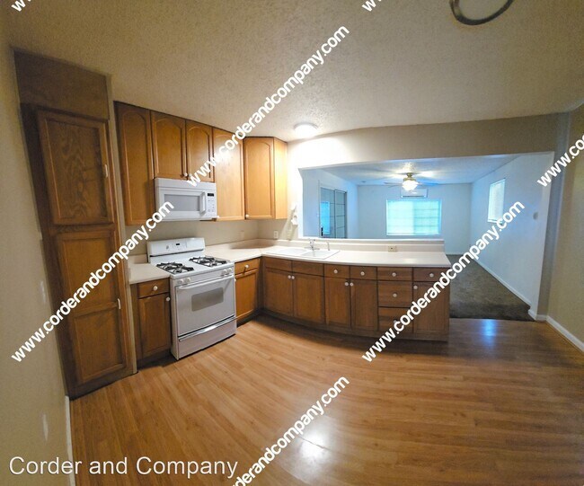 Building Photo - 2 br, 1 bath House - 9617 Guadalupe Trail NW