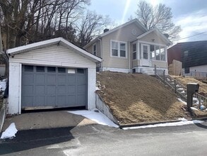 Building Photo - 411 Voorhis St