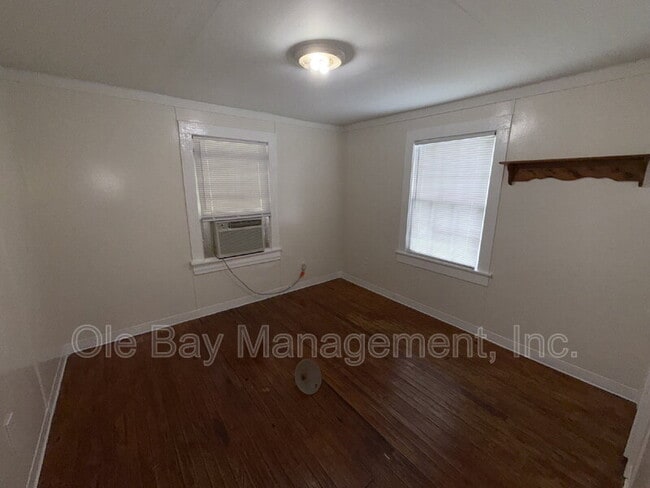 Building Photo - 454 Magnolia Rd