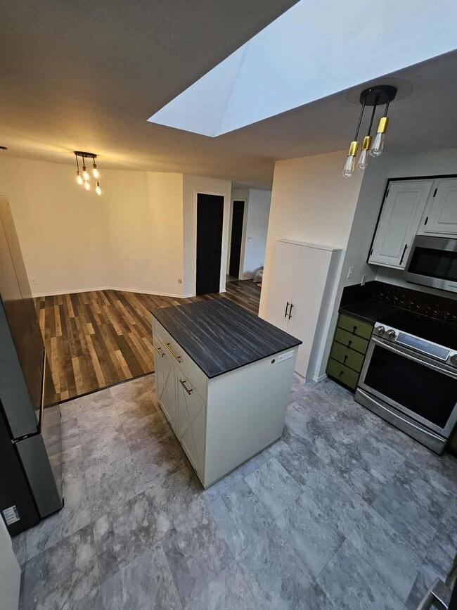 Building Photo - 3027 K St NE