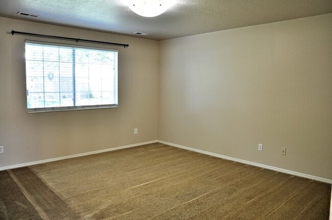 Building Photo - 926 E 1250 S