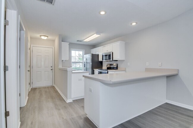 Building Photo - Updated 2 Bedroom 2 Bath Townhouse in Evans