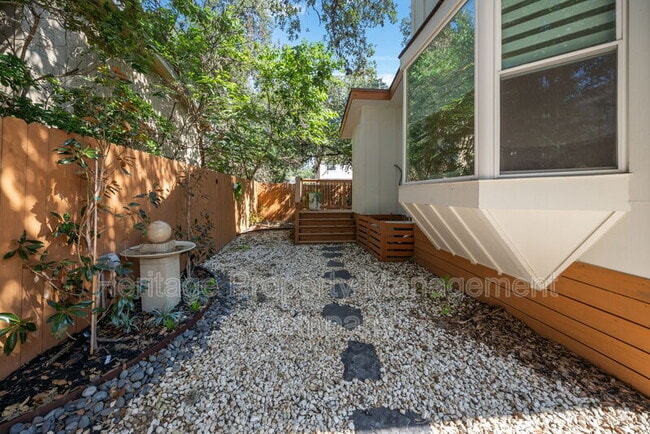 Building Photo - 9115 Timber Ranch