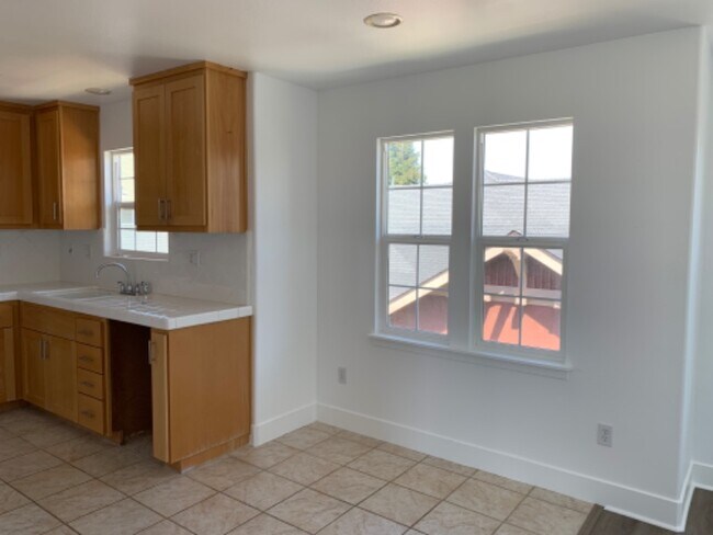 Foto del edificio - 2575 Kellogg Loop