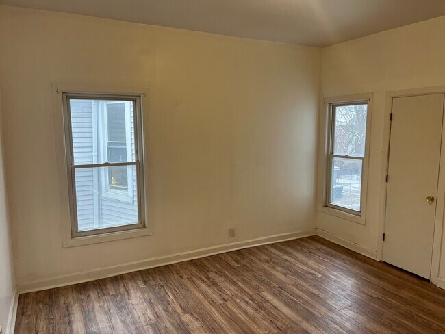 Building Photo - 414 W Englewood Ave