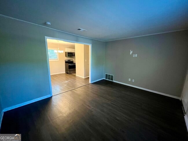 Foto del edificio - 6107 Shadow Glen Ct SW