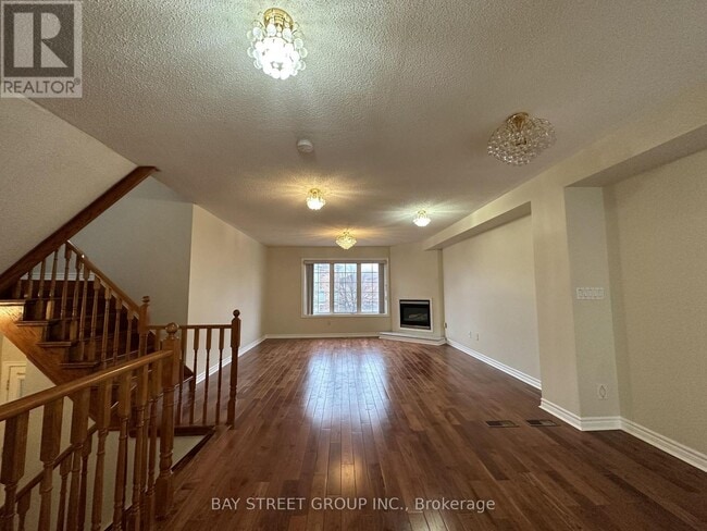 Building Photo - 152 Leitchcroft Crescent