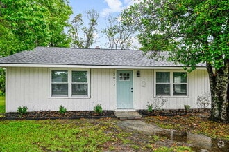 Building Photo - 3012 Azalea Dr