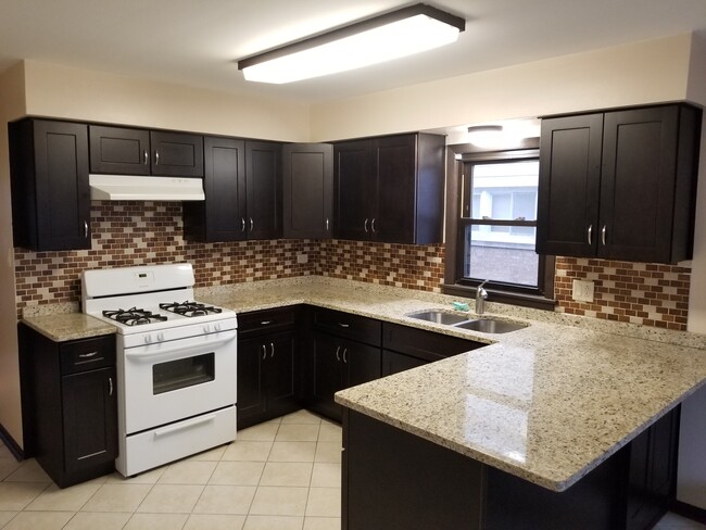 Foto del edificio - 4607 Pulaski Ave