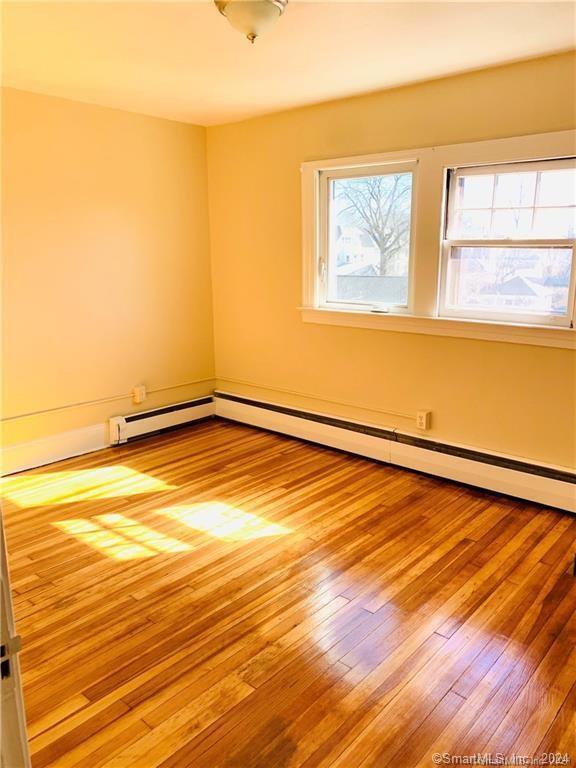 Foto del edificio - 62 Quaker Ln S