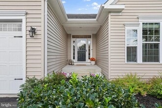Building Photo - 29726 Vincent Village Dr