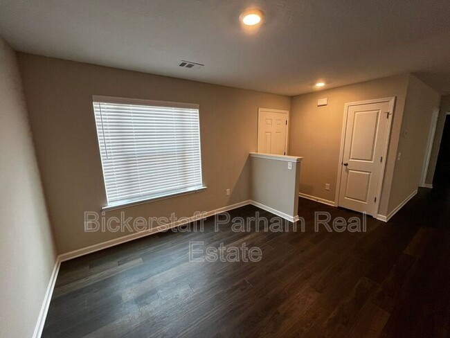 Foto del edificio - 6379 Sandy Bottom Dr
