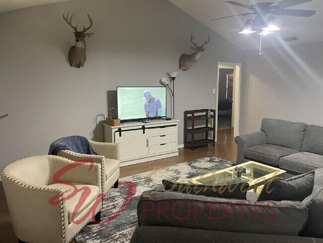 Foto del edificio - Lovely 3 bedroom 2 bath brick home in excellent neighborhood!