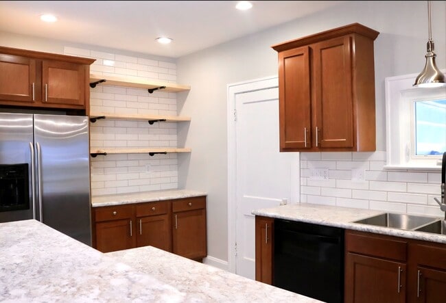Building Photo - 1643 Glenmont Rd