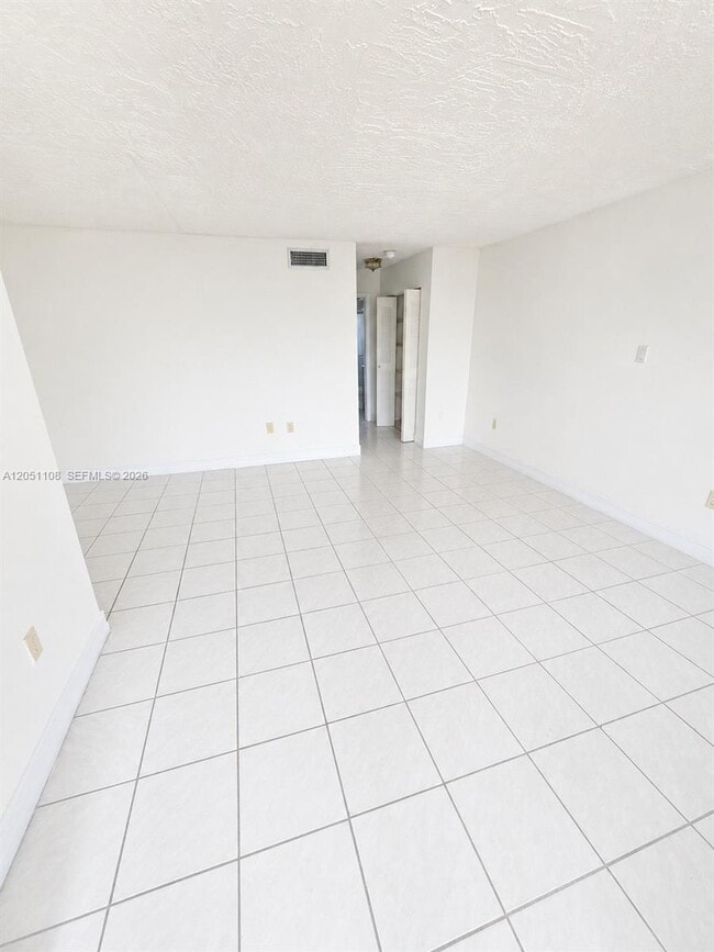 Building Photo - 1655 W 44th Pl