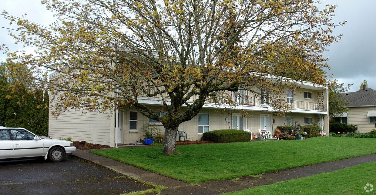 193 E Vine St, Lebanon, OR 97355 Apartments in Lebanon, OR