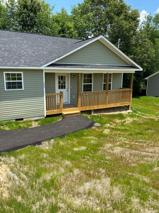 Foto del edificio - 3 bedroom, 2 bathroom home in White Pine