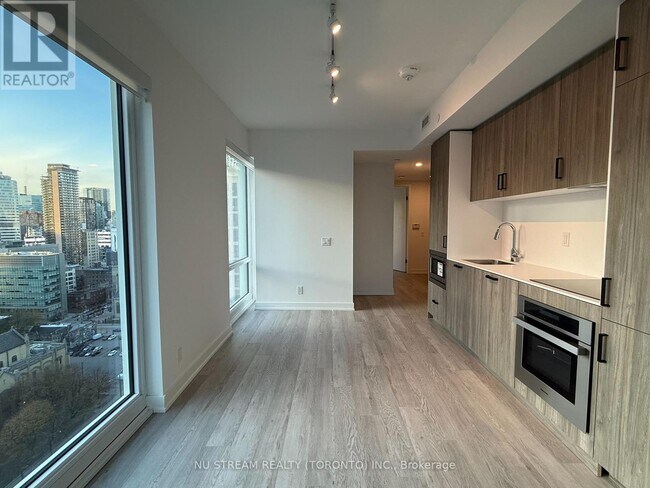 Photo du bâtiment - 88 Queen St E