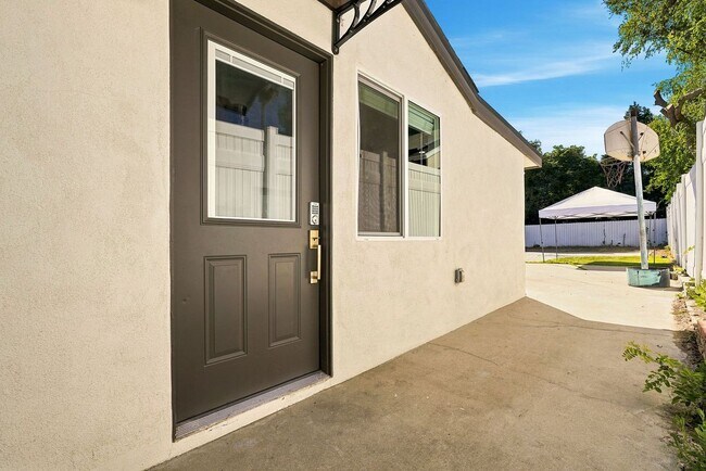 Building Photo - 14063 Herron St