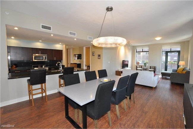 Building Photo - 3 br, 3 bath Apartment - 418 6th Ave