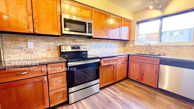 Building Photo - 1272 S Crystal Way