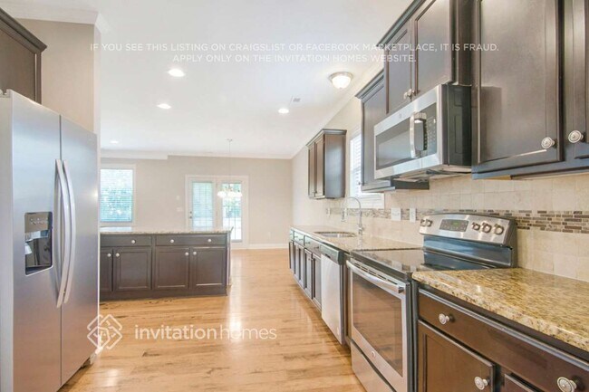 Foto del edificio - 7659 Birchmoor Way