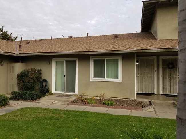 Building Photo - 7632 Amazon Dr