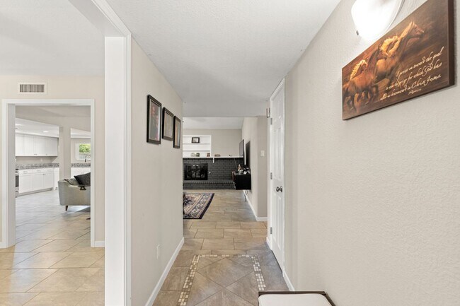 Foto del edificio - 6005 Blair Oaks Dr