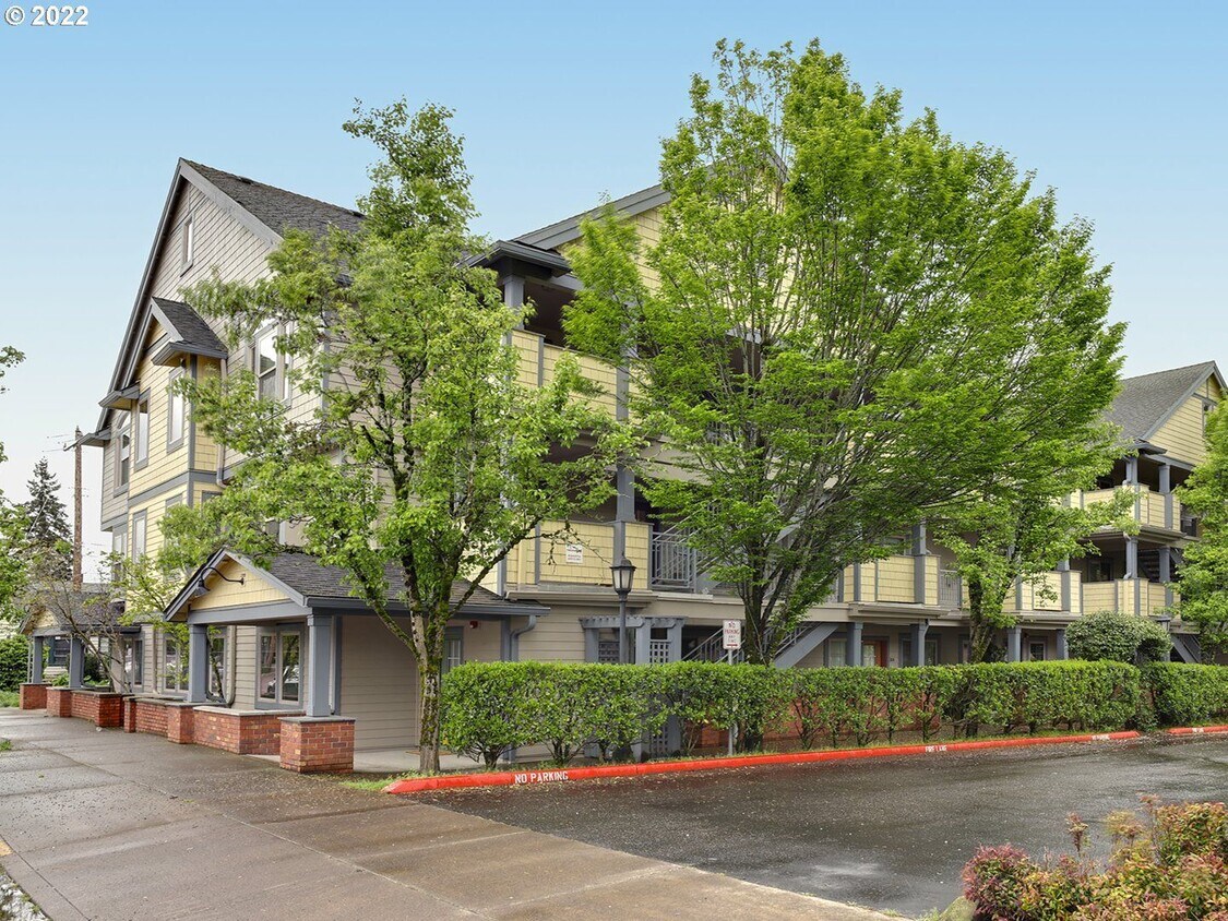 Stylish Condo with Abundant Natural Light-... - Stylish Condo with Abundant Natural Light-...