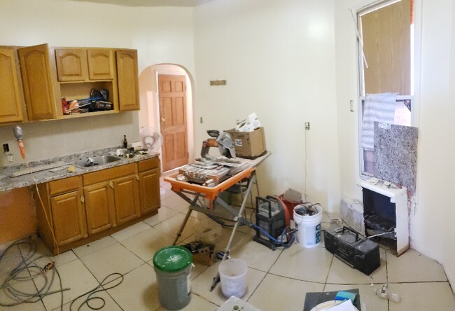 Foto del edificio - 406 New Lots Ave