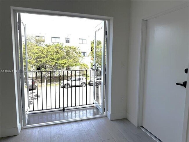 Foto del edificio - 1786 SW 9th St