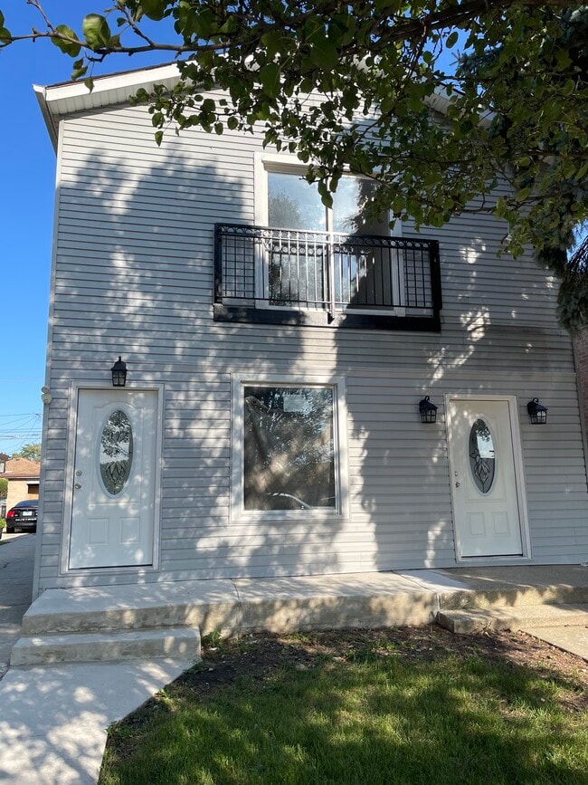 Building Photo - 4415 S Keeler Ave