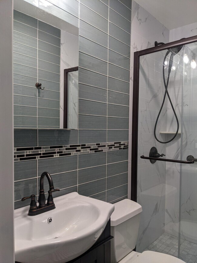 Foto del edificio - 2039 Greene Ave