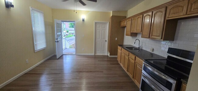 Foto del edificio - 313-315 South Courtland St.