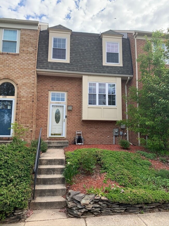 Building Photo - 1353 Riverwood Way