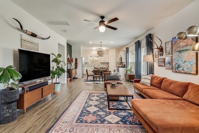 Foto del edificio - 8201 Prairie Rye Dr